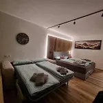 아파트 Mountain Escape
